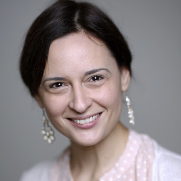 Headshot of Rebecca Schmidt