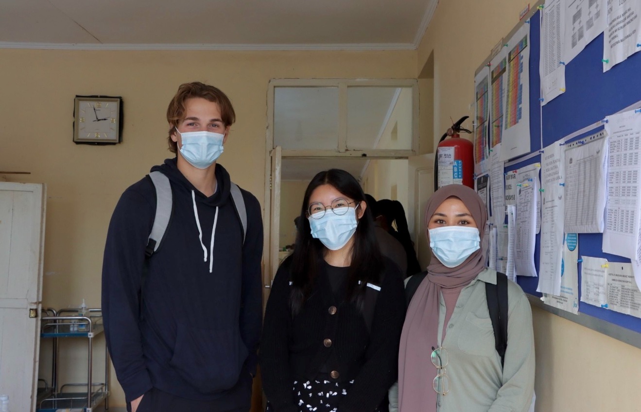 MSDS Student Kayla Lee (center) and her Global Data Fellowship colleagues